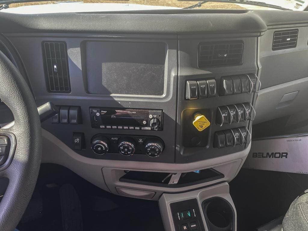 2024 Peterbilt 567 image 4