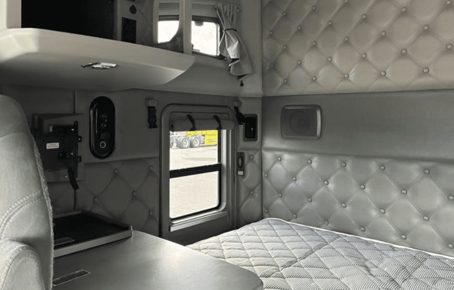 2020 Kenworth T880 image 6