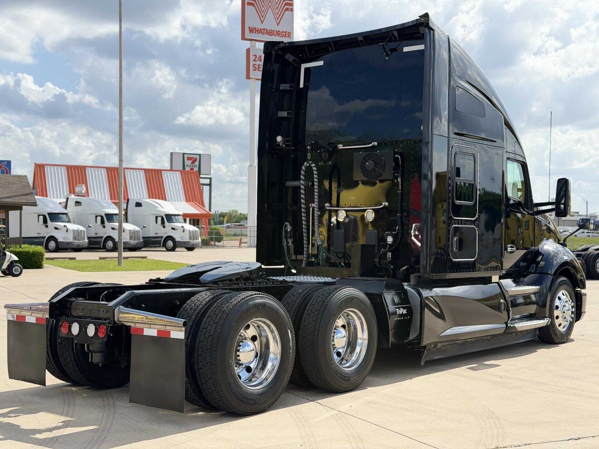 2022 Kenworth T680 image 5