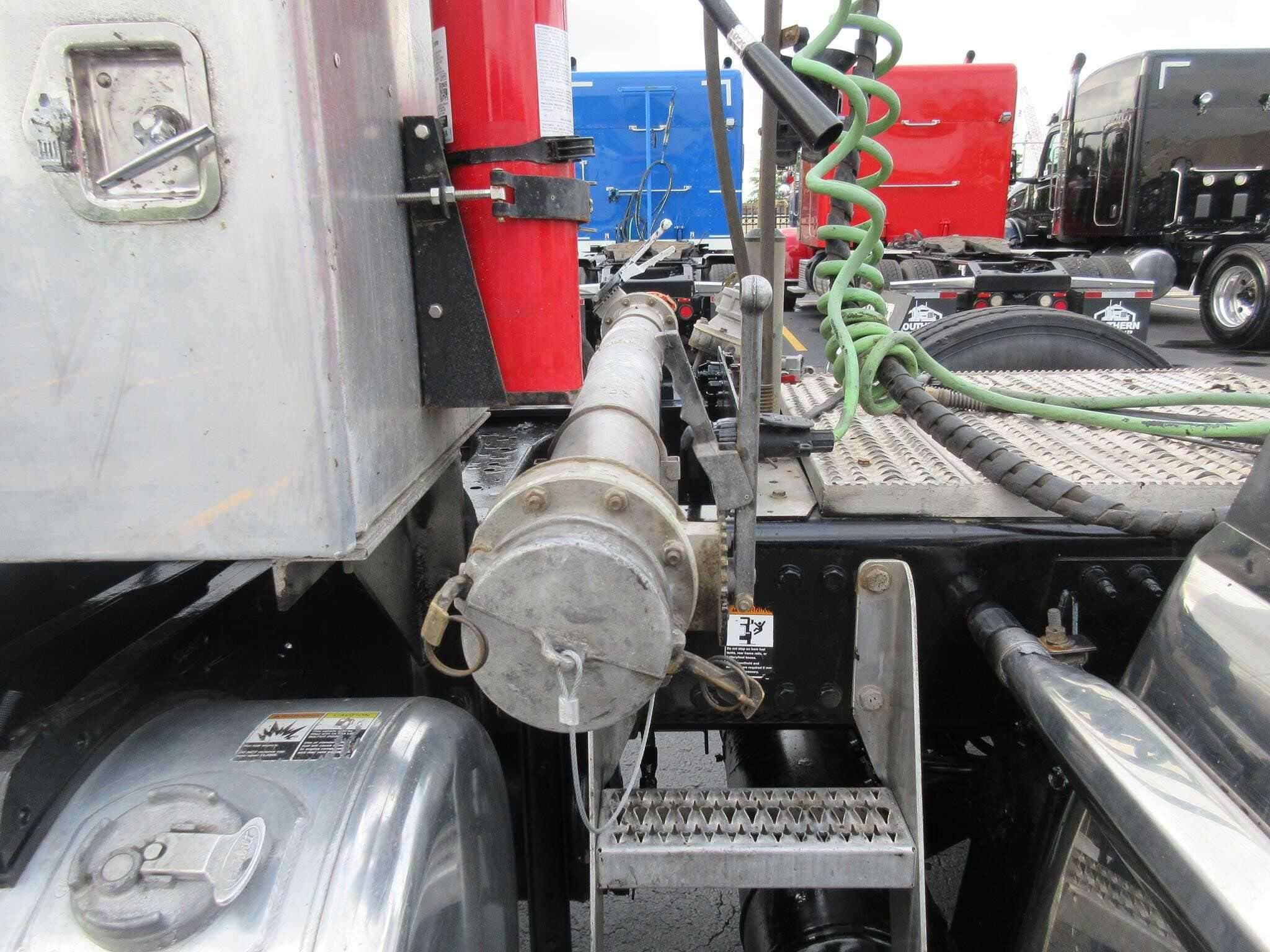 2019 Peterbilt 567 image 22