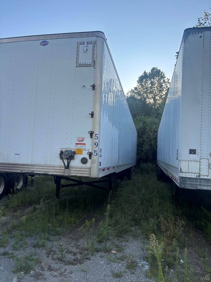 2017 Utility 53` Dry Van Trailer image 4