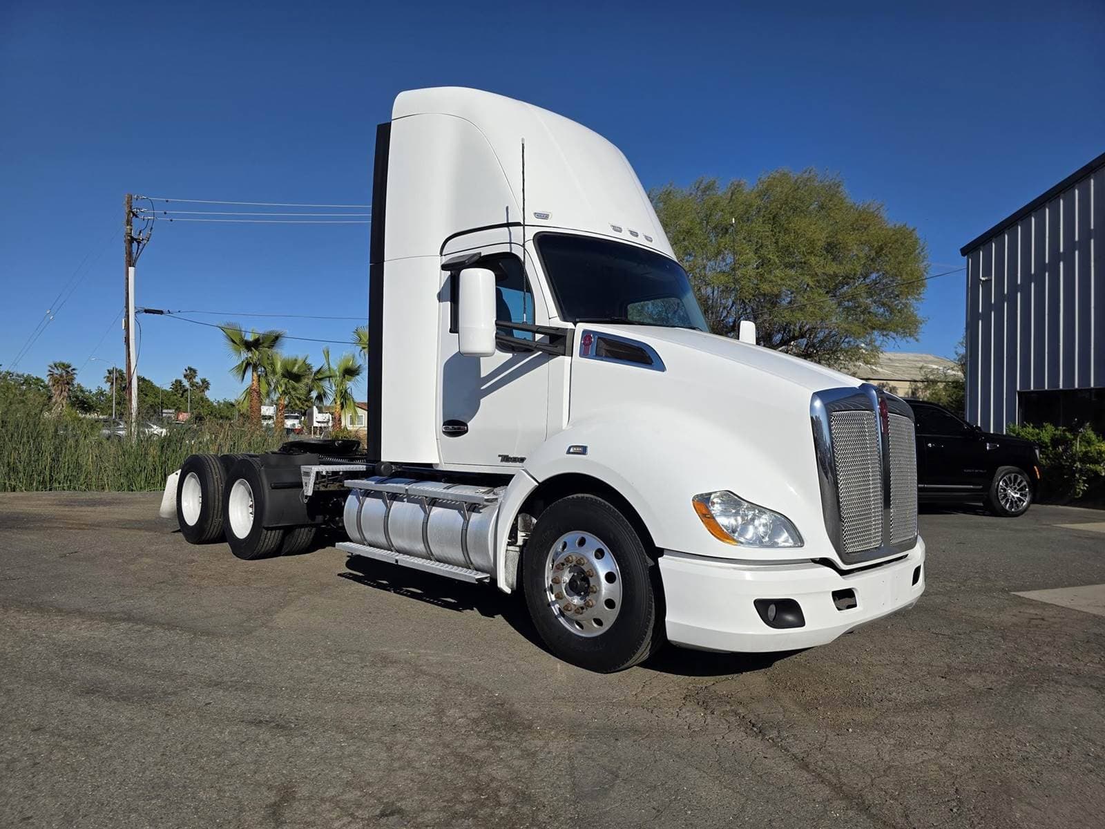 2022 Kenworth T680 image 2