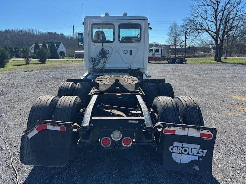 2020 Freightliner Cascadia 113 image 5