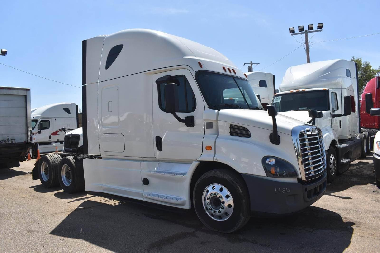 2018 Freightliner Cascadia 113 image 9