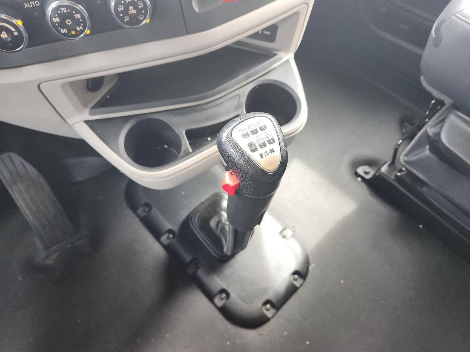 2024 Peterbilt 579 image 13