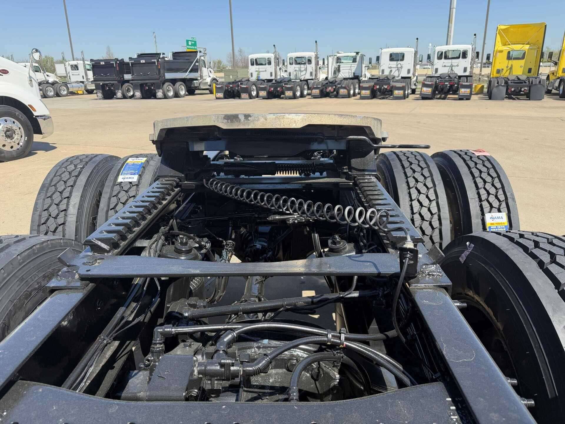 2021 Peterbilt 579 image 6