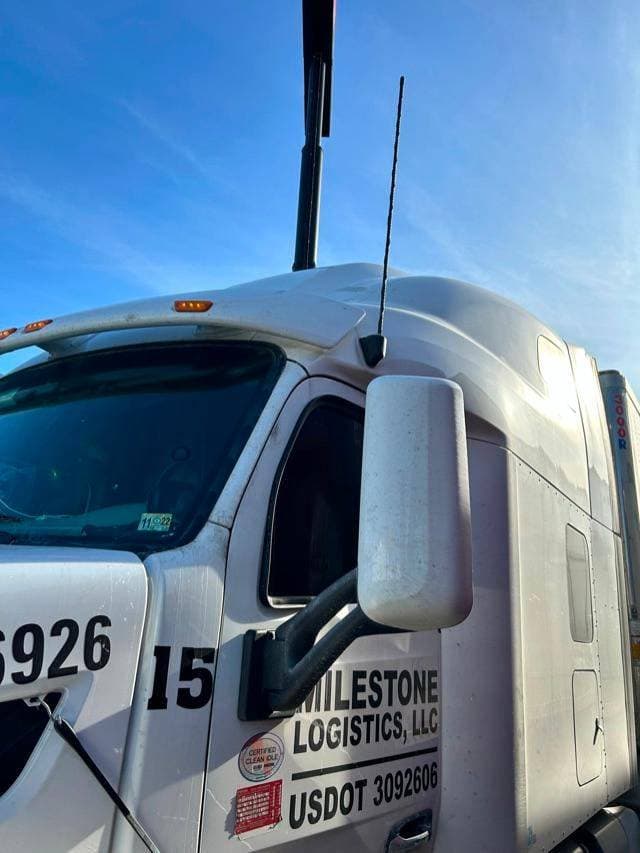 2020 Peterbilt 579 image 3