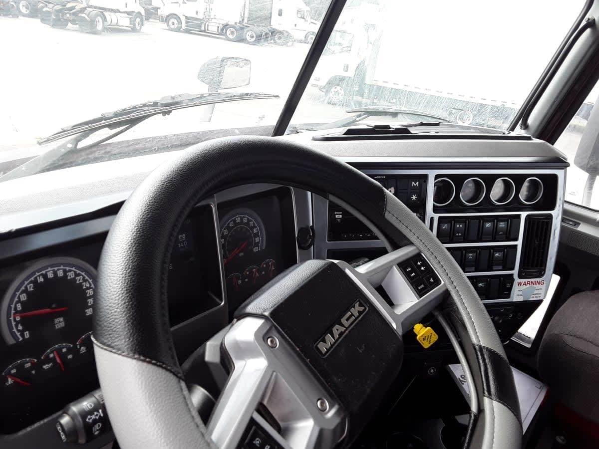 2020 Mack Anthem 64T Day Cab Truck - 445HP, 12 Speed Automatic image 7