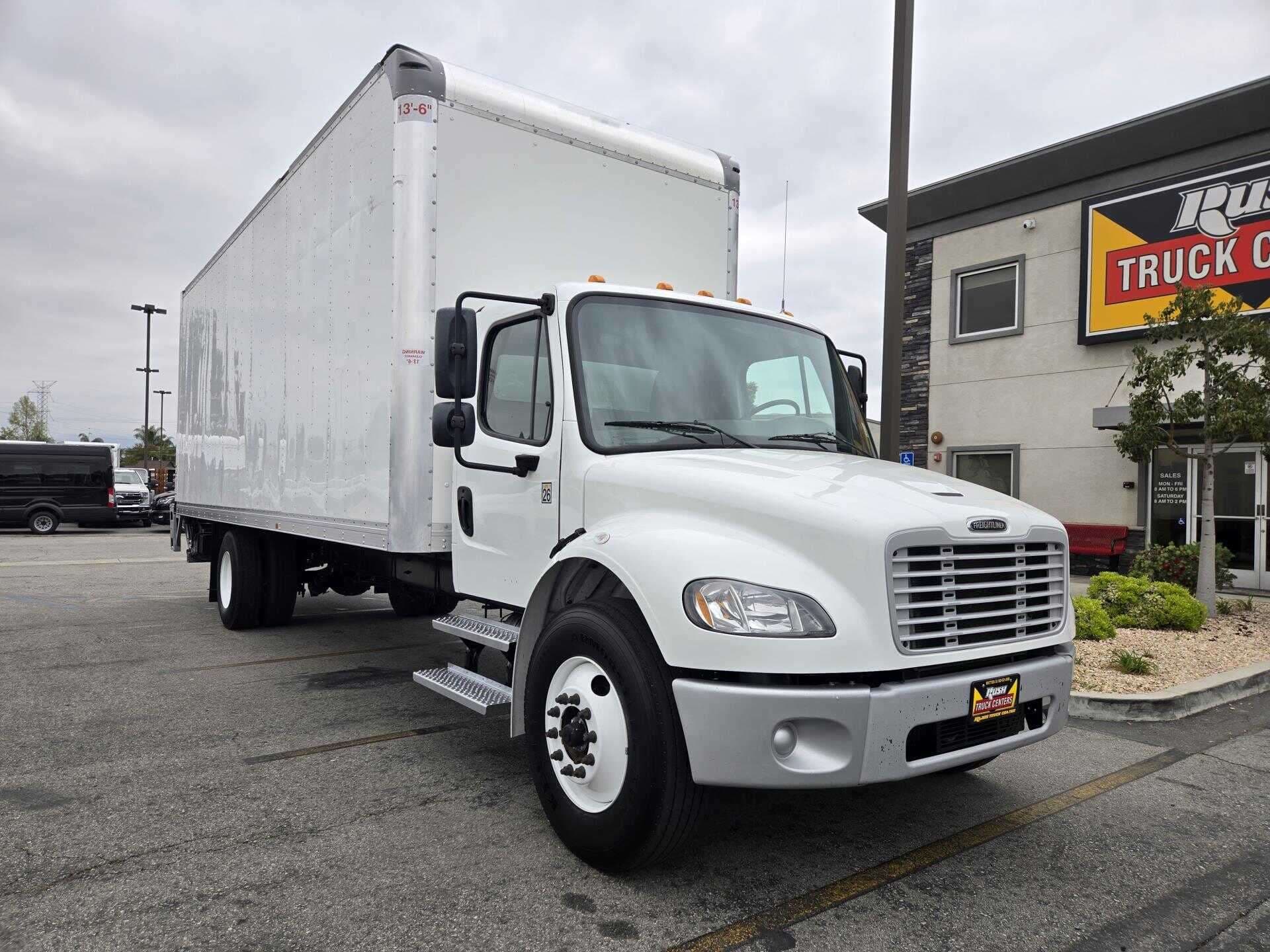 2022 Freightliner M2 image 1