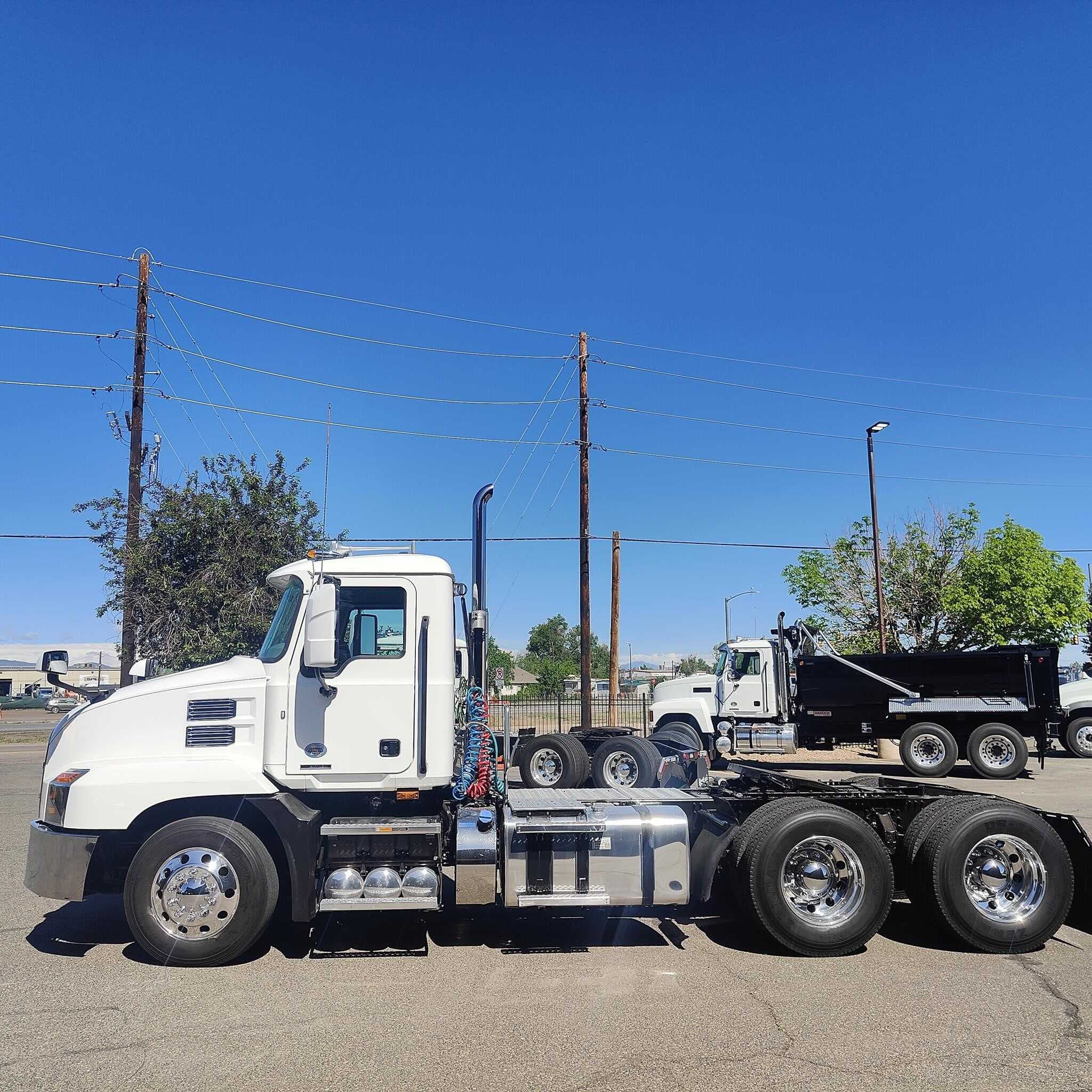 Used 2022 MACK ANTHEM Conventional - Day Cab image 2
