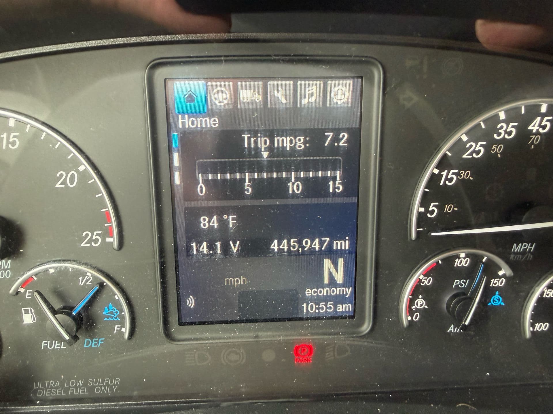 2022 Freightliner - 445k - 12k Hours - 455HP image 4