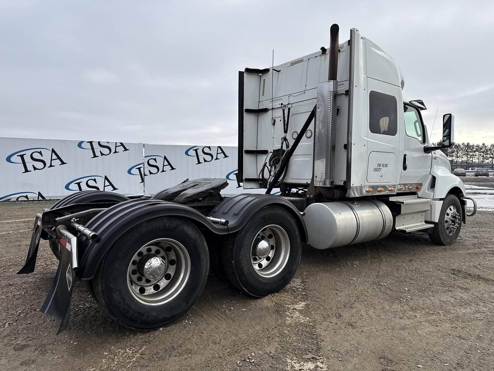 2018 International LT625 image 5