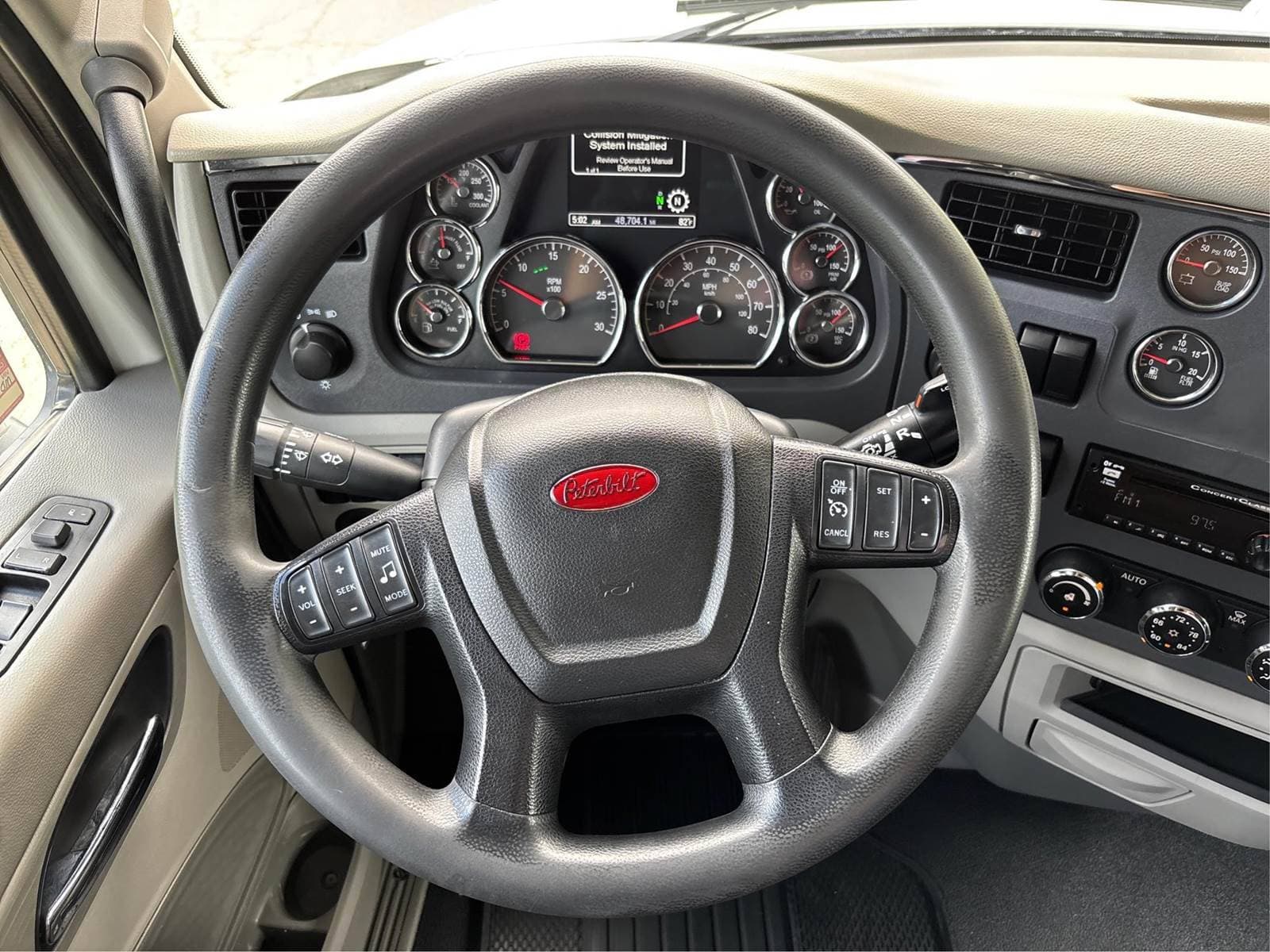 2021 Peterbilt 579 image 9