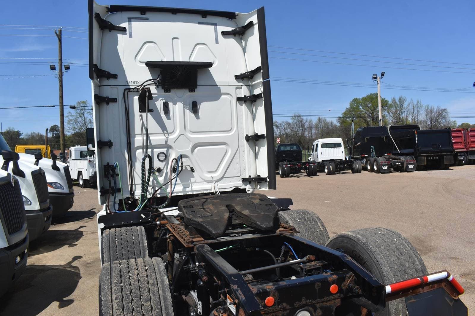 2018 Freightliner Cascadia 113 image 11