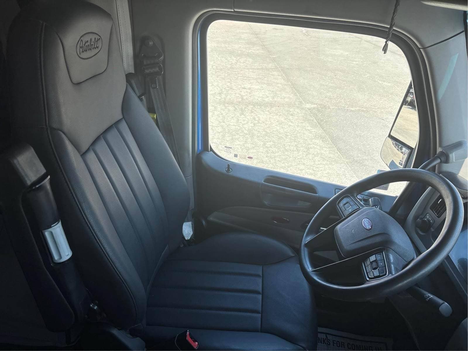 2022 Peterbilt 567 image 4