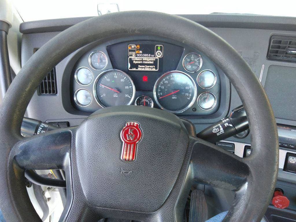 2020 Kenworth T680 image 8