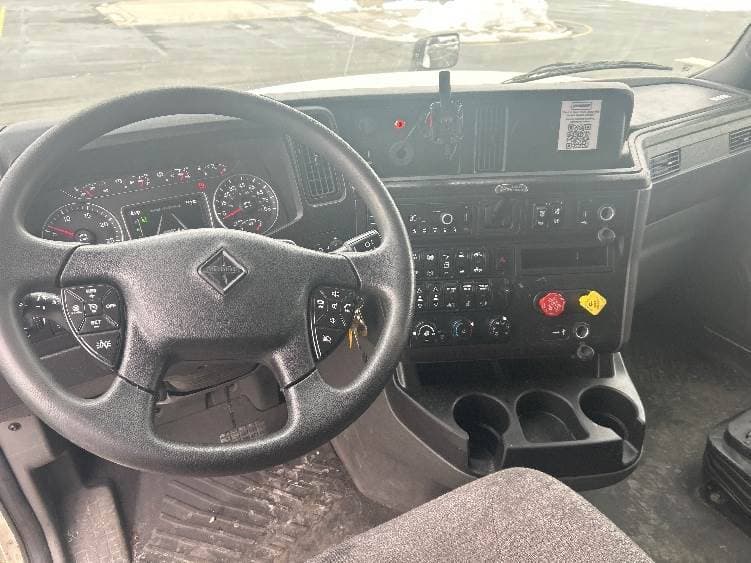 2023 International LT62F image 6